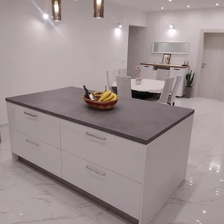 Trubi 3 Apartment