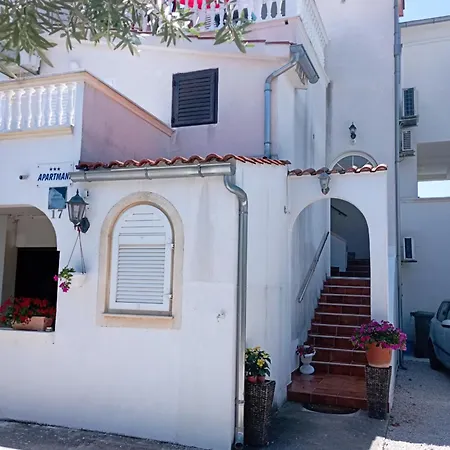 Trubi 3 Apartman Vodice