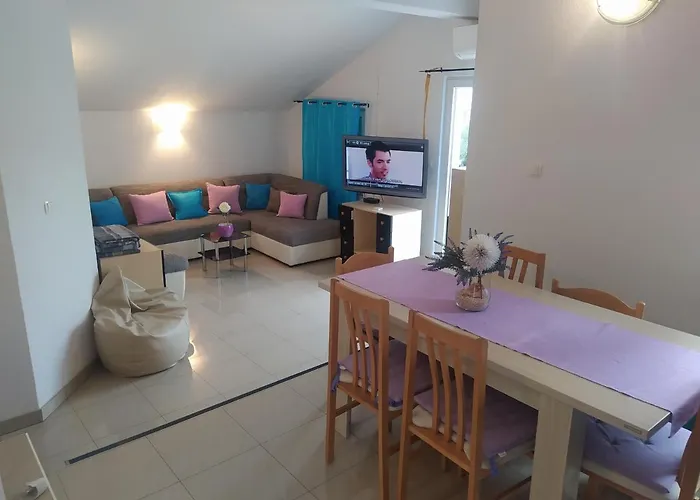 Trubi 3 アパート *