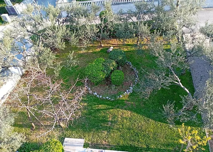 アパート Trubi 3