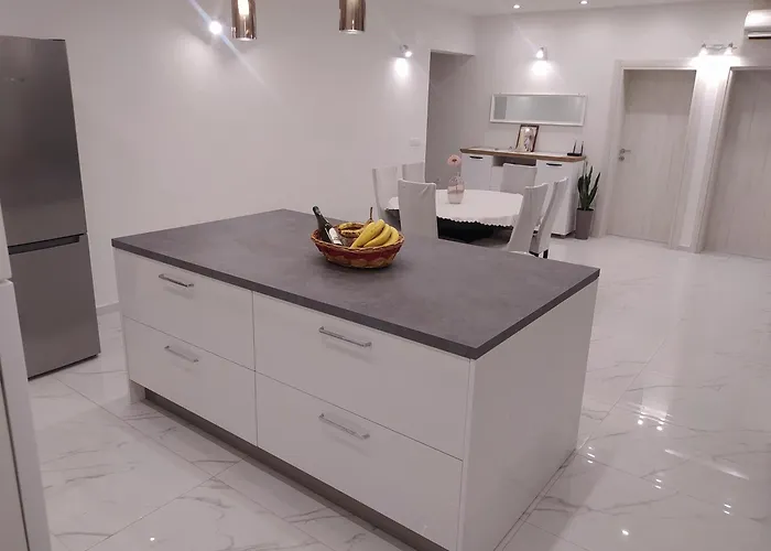 Trubi 3 アパート